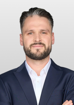Néher András